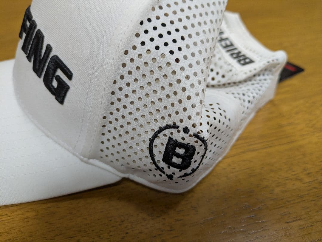 BRIEFING ホワイトキャップ　メッシュ　 新品タグ付き　ブリーフィング