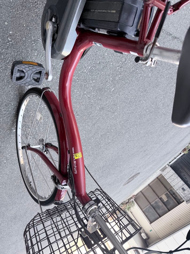 大阪府　ヤマハ　赤 電動アシスト自転車 前カゴ付き