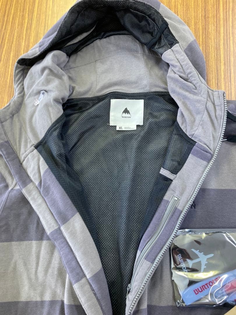 新品 burton バートン パーカー XLサイズ アパレル