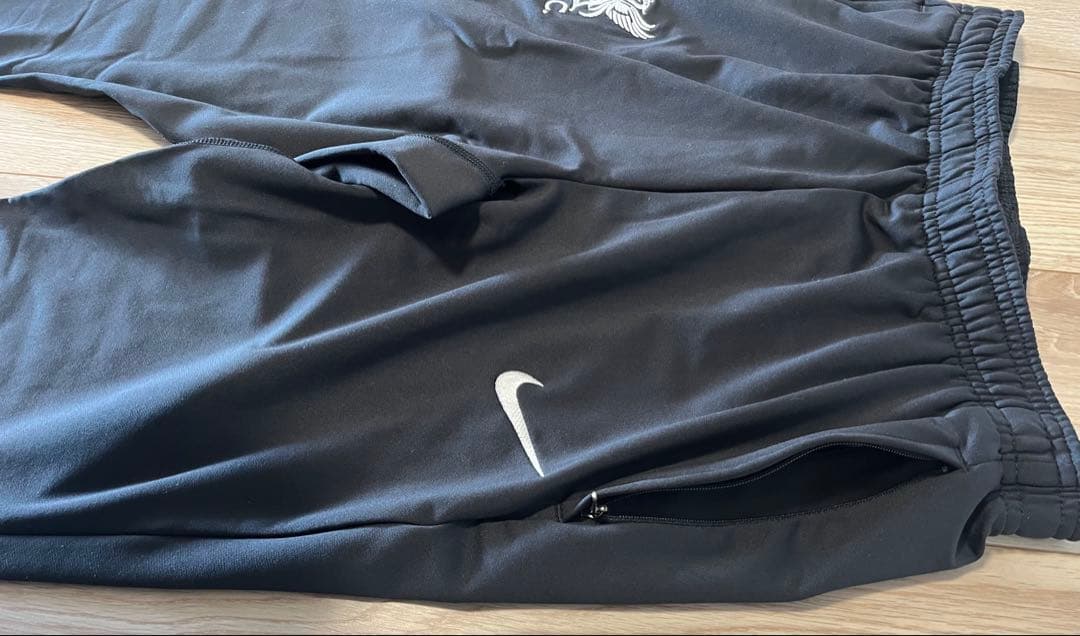 NIKE リバプール　トラックパンツ　トレーニングパンツ　サッカー　ジャージ
