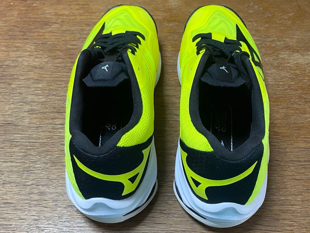 美品 MIZUNO WAVE LIGHTNING 25.0cm