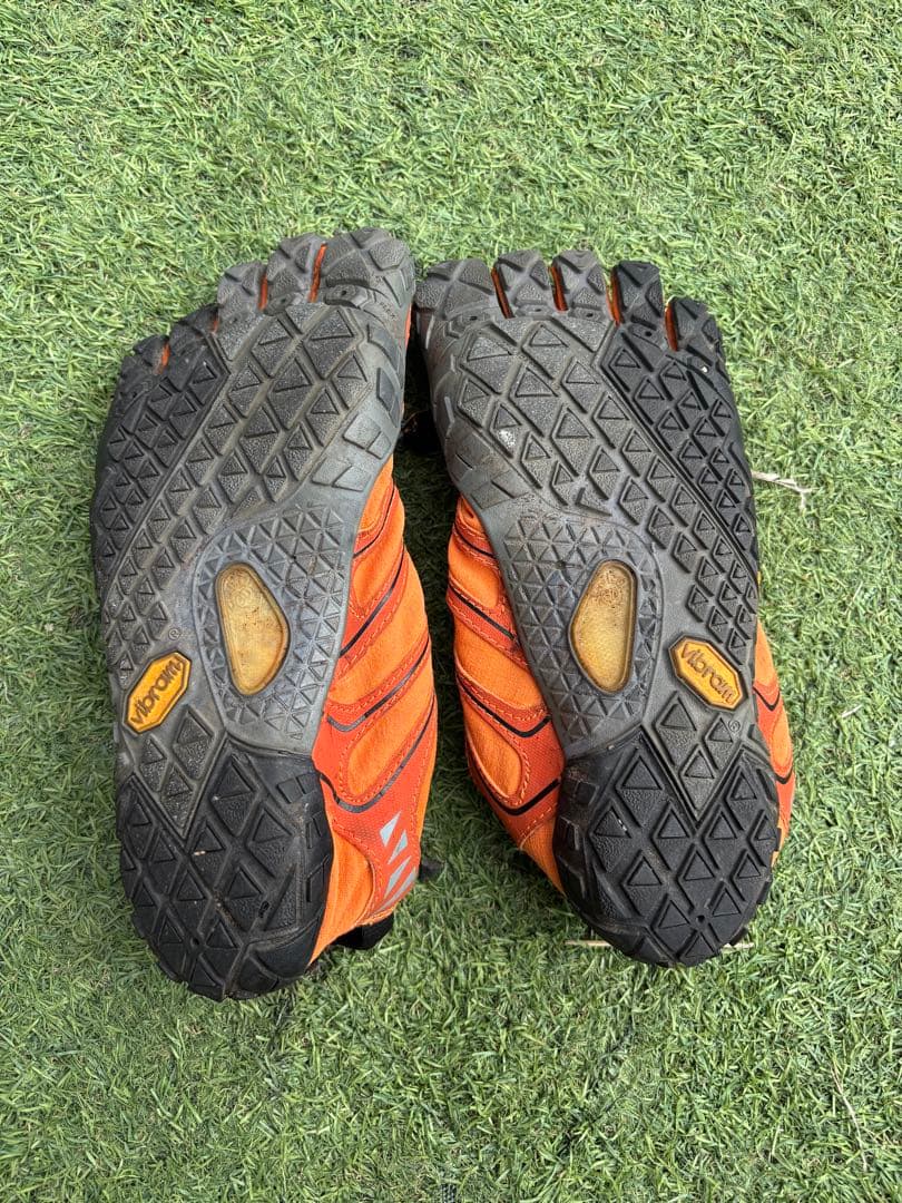 Vibram 5本指シューズ オレンジ 26cm