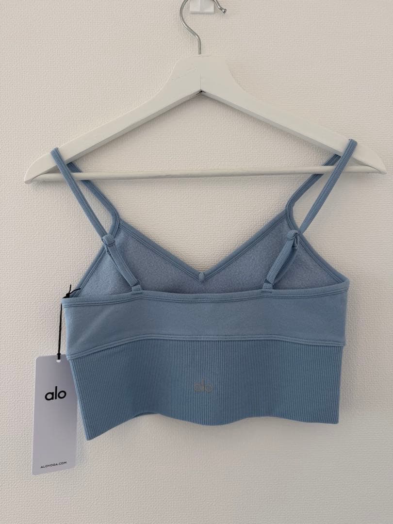 alo Vネックブラトップ Celestial Blue