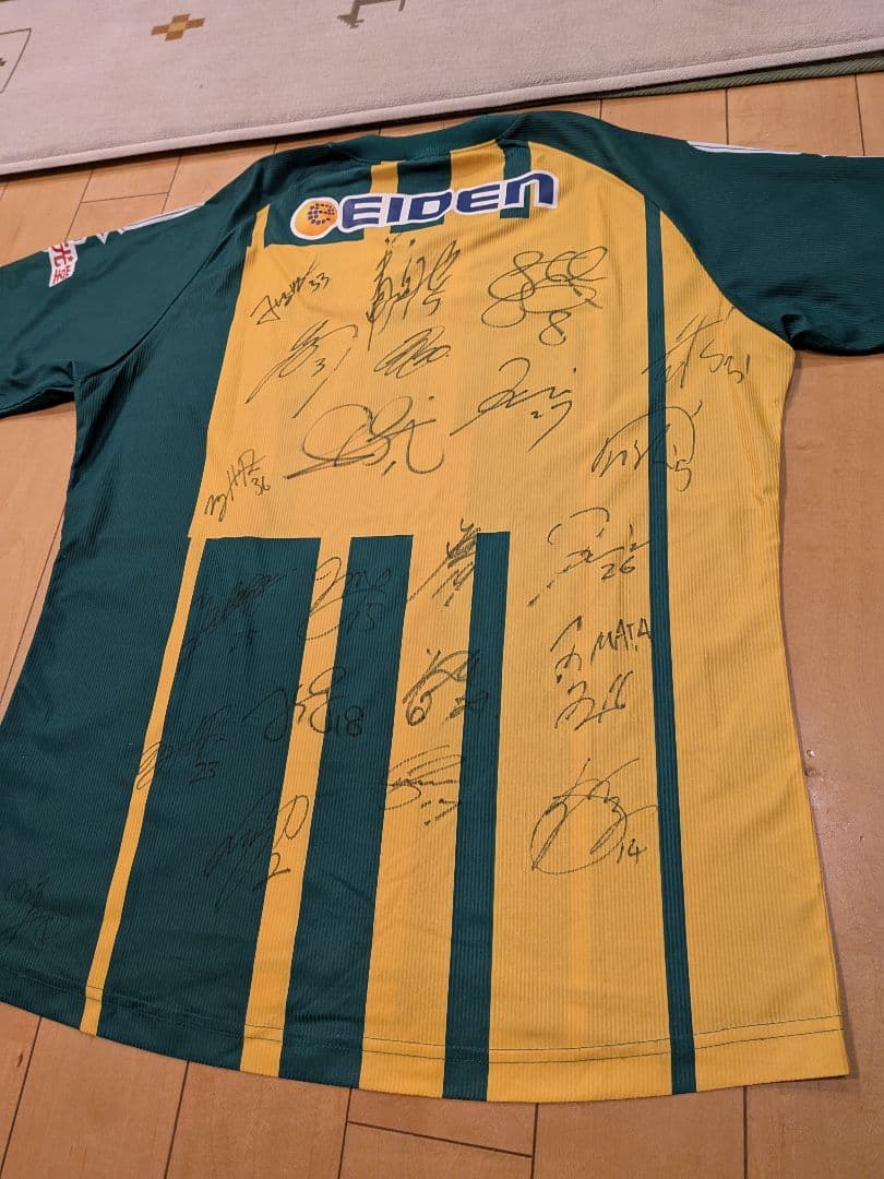 FC GIFU マルチサイン入りユニフォームMizuno