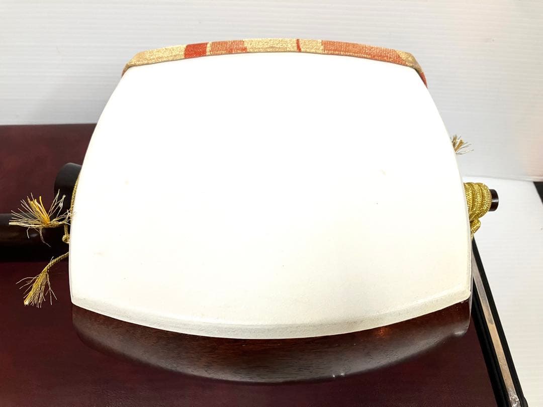 美品◆民謡三味線◆紅木 中棹 皮破れ無 鼈甲撥／竹駒／替え弦／ケース付