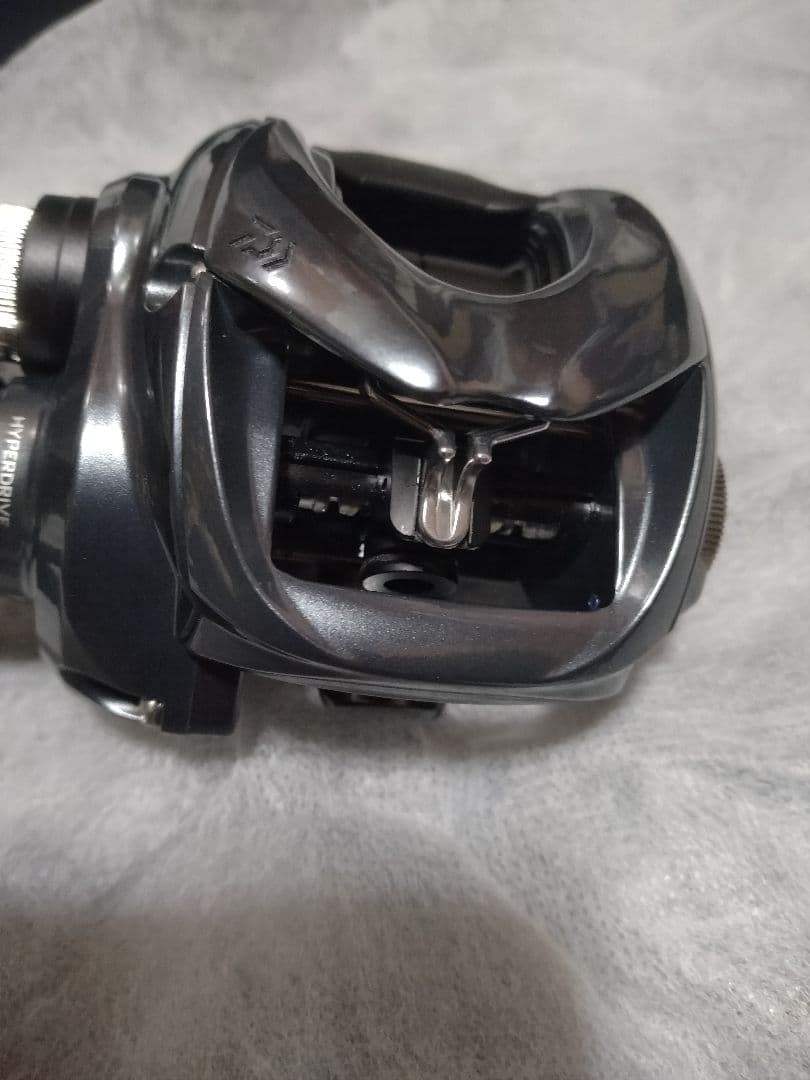 ダイワ ＤＡＩＷＡ 25TATULA SV TW 100XH ベイトリール