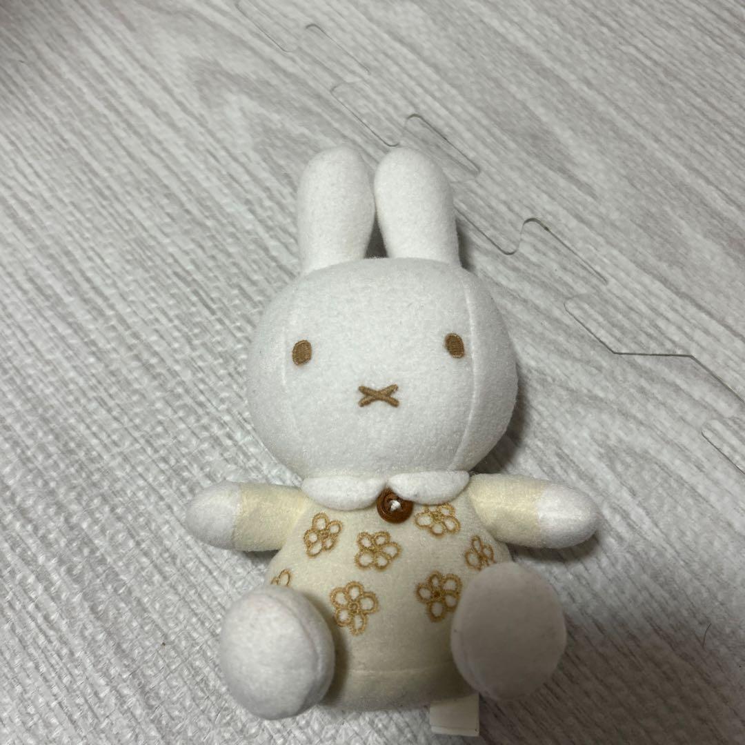 ミッフィー　ぬいぐるみ ホワイトシリーズ　小 希少品