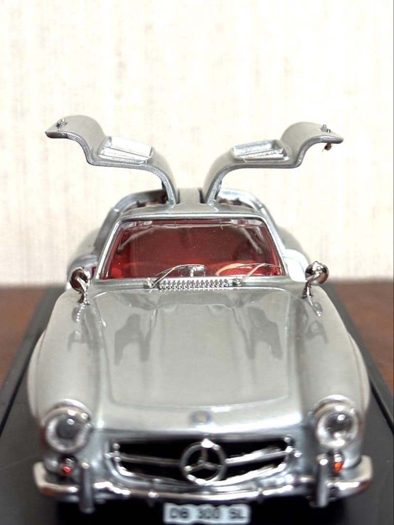 メルセデスベンツ300 SL ガルウィングミニカー 1/43