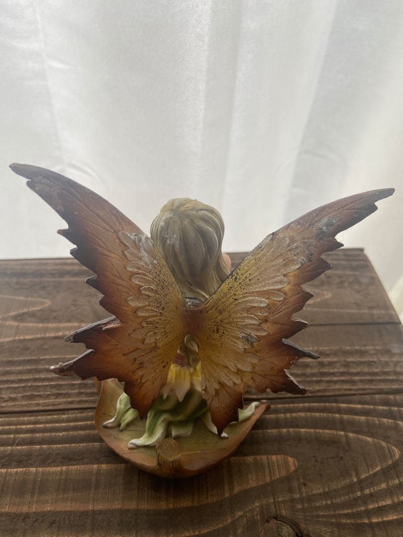 Winged Fairy in Leaf Statue 妖精　Ebros
