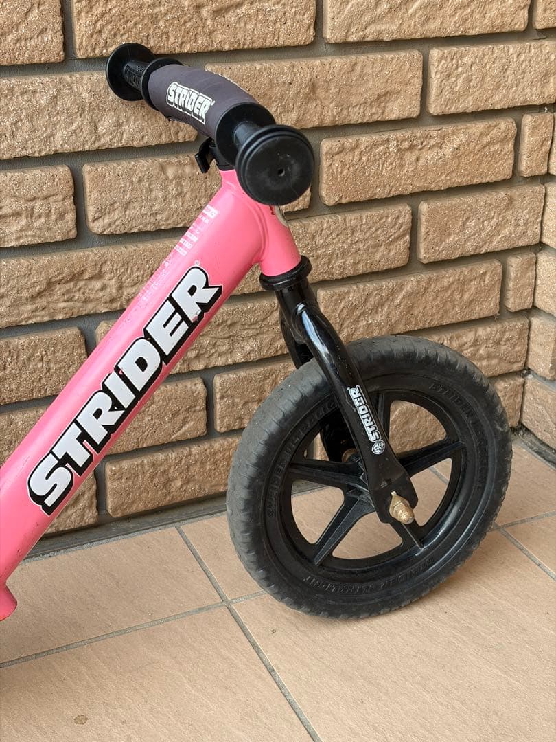 【美品！箱付き！】ストライダー スポーツモデル 12インチ　日本正規品　ピンク
