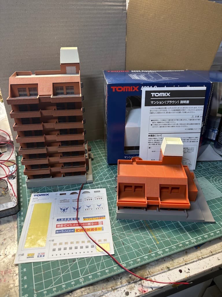 トミックス Tomix 4234　マンション　塗装済み　LED ライト点灯化