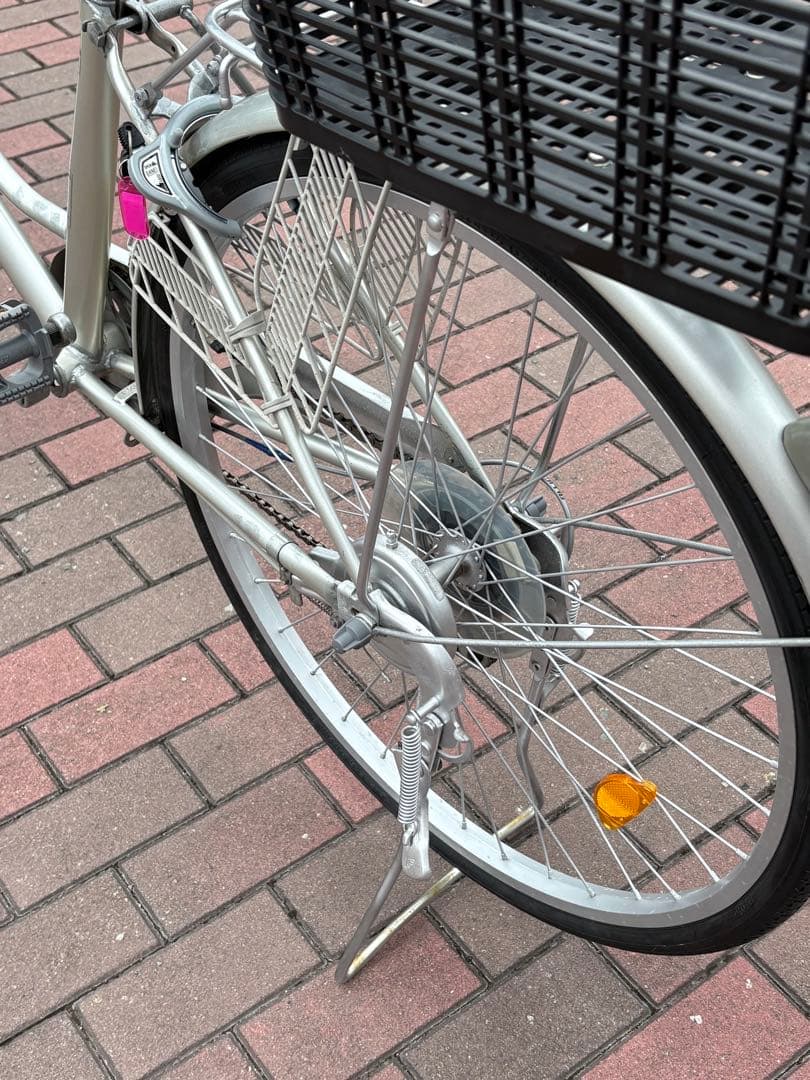 つー(在庫確認、)さん専用 前後籠付きAR変速付きシルバー 軽快車(26㌅)