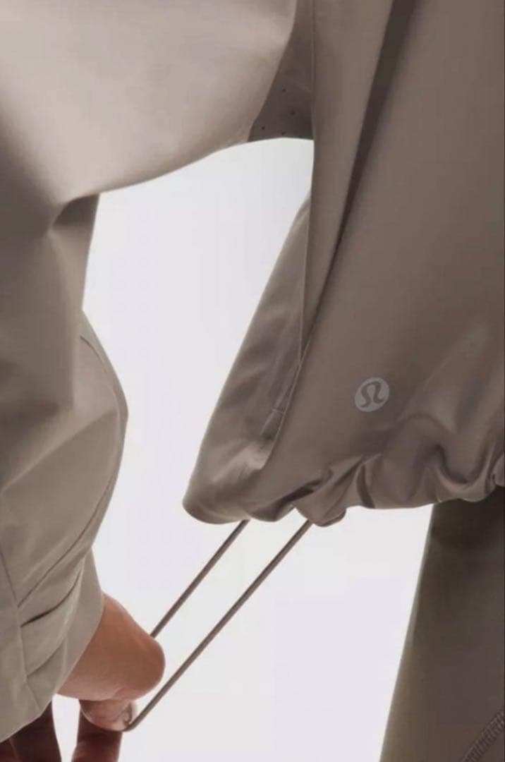 Lululemon ウィンドブレーカー カーキ　サイズ10