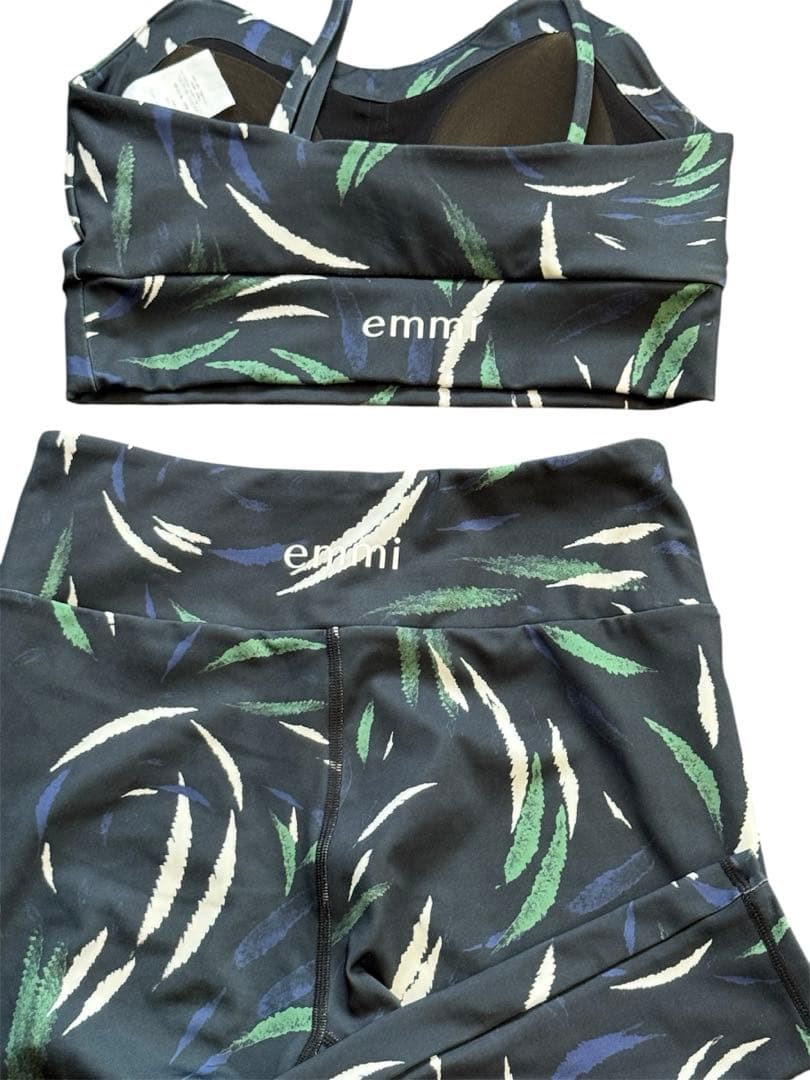 【emmi】yogalleaf柄レギンス&ブラトップ エミ　ヨガウェア　1