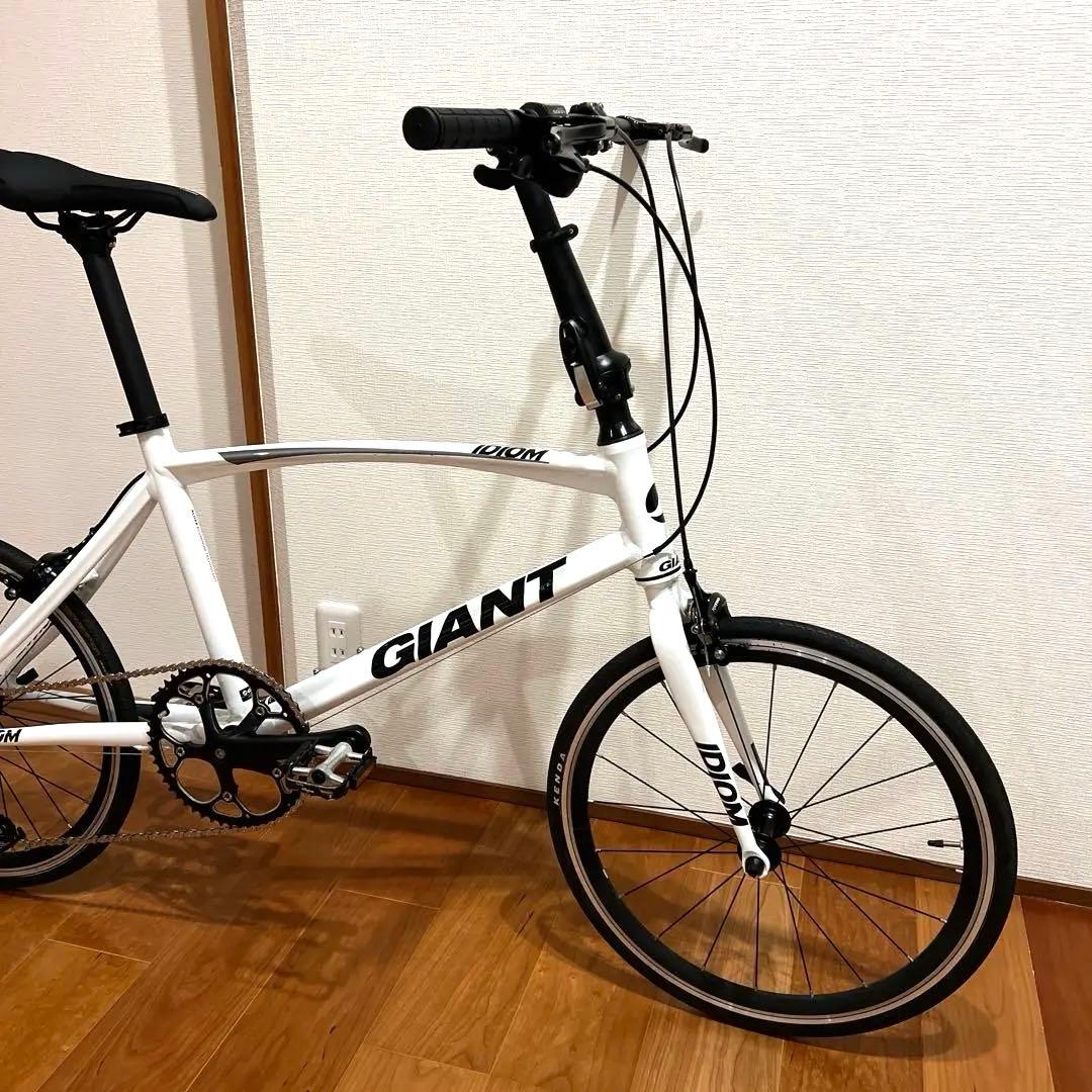 美品 GIANT Idiom 20インチ 9速 新品部品 スラム ダホン ターン