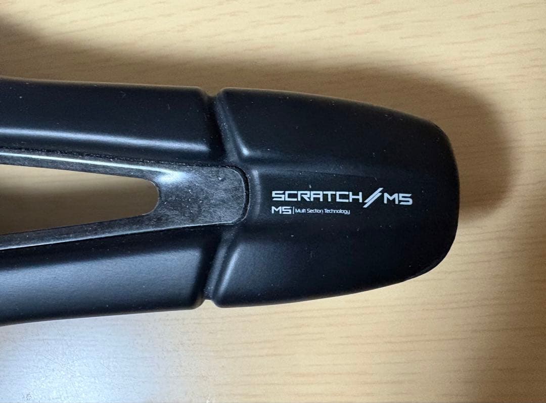 SCRATCH M5 PAS TIROX プロロゴサドル