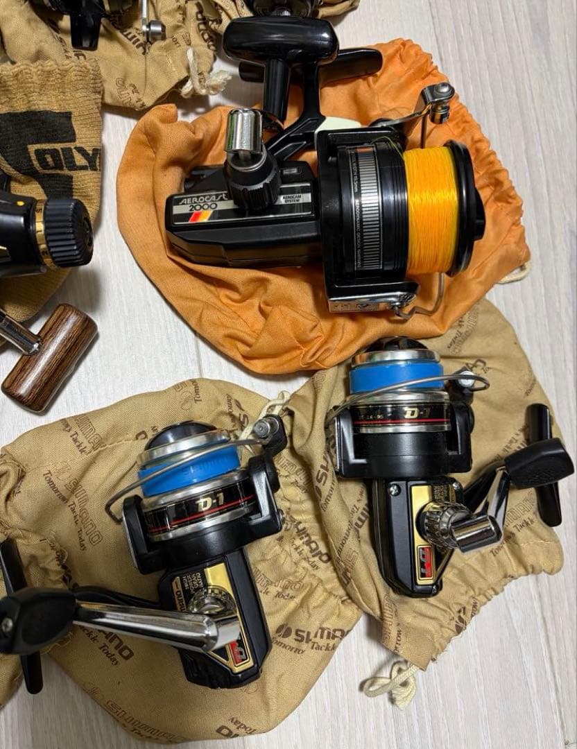 11個　スピニングリール　美品　 収納袋付き　処分