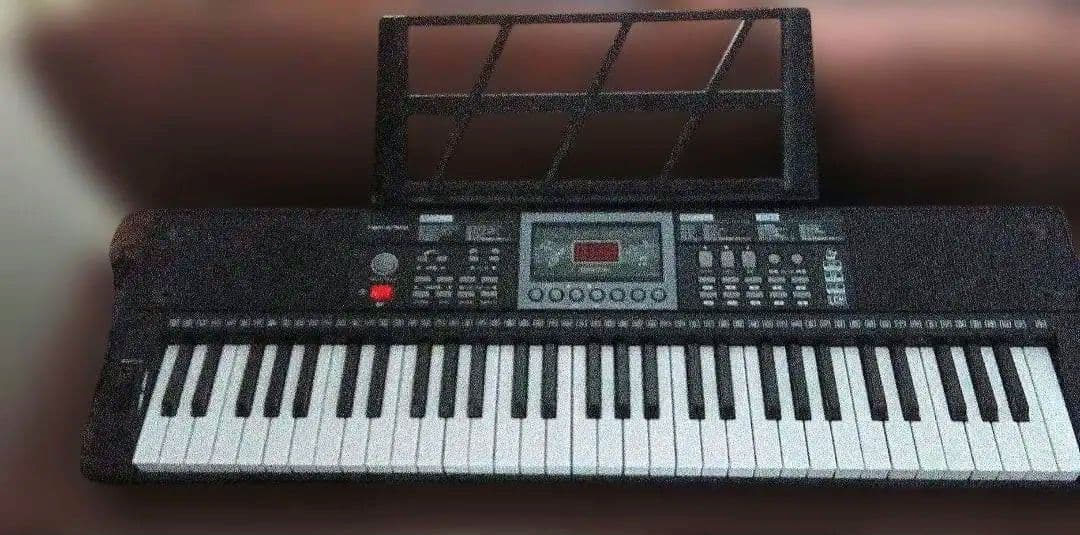 送料無料　61鍵電子キーボード LCDディスプレイ　試し弾きのみ