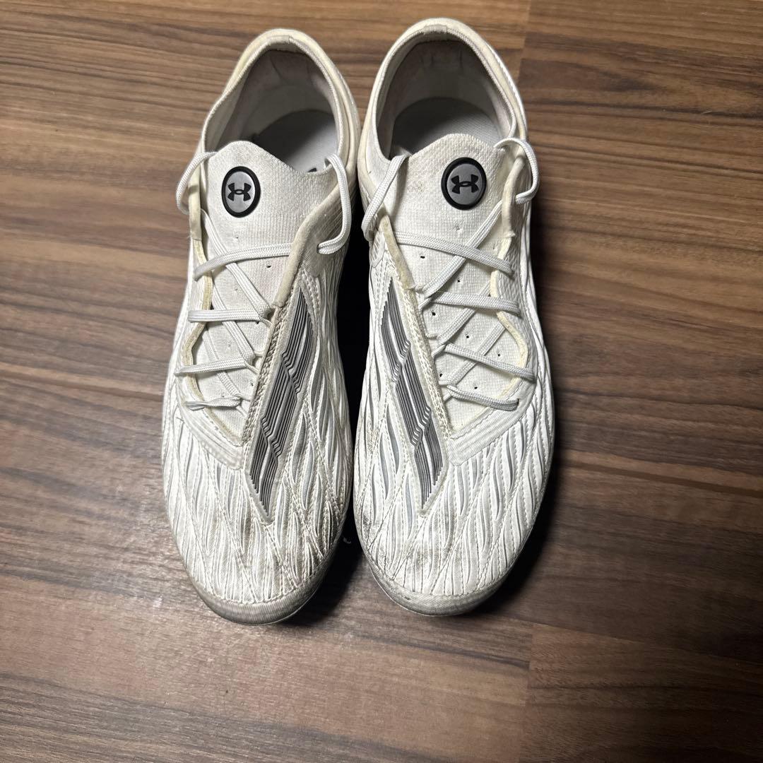 Under Armour ホワイト スパイク FG