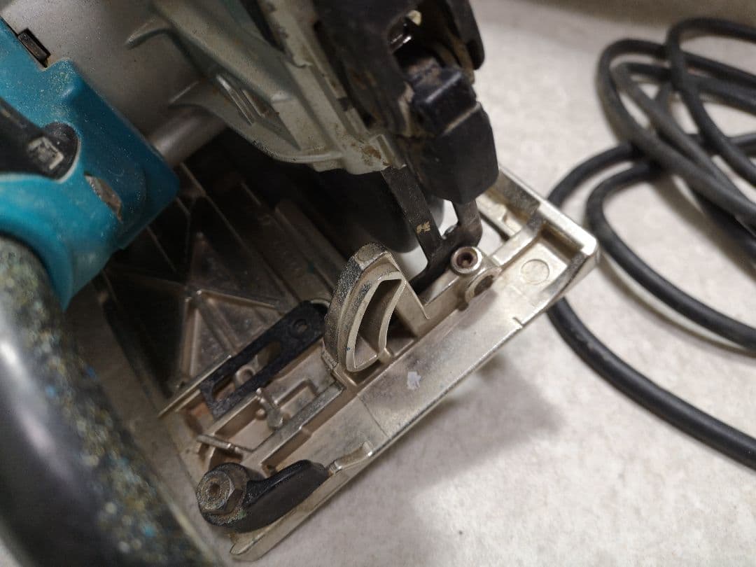 makita 5817CBA 電子造作用精密マルノコ 190mm 難あり