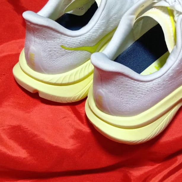 【新品未使用】ホカ　オネ　オネ　ランニングシューズ
