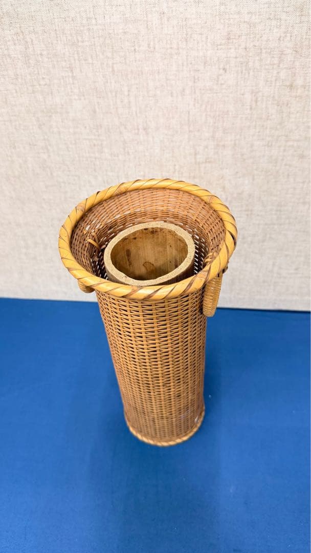 「静寂の双環｜竹編みの円柱に添えられた、二つの輪の美学｜着脱式内筒付き」