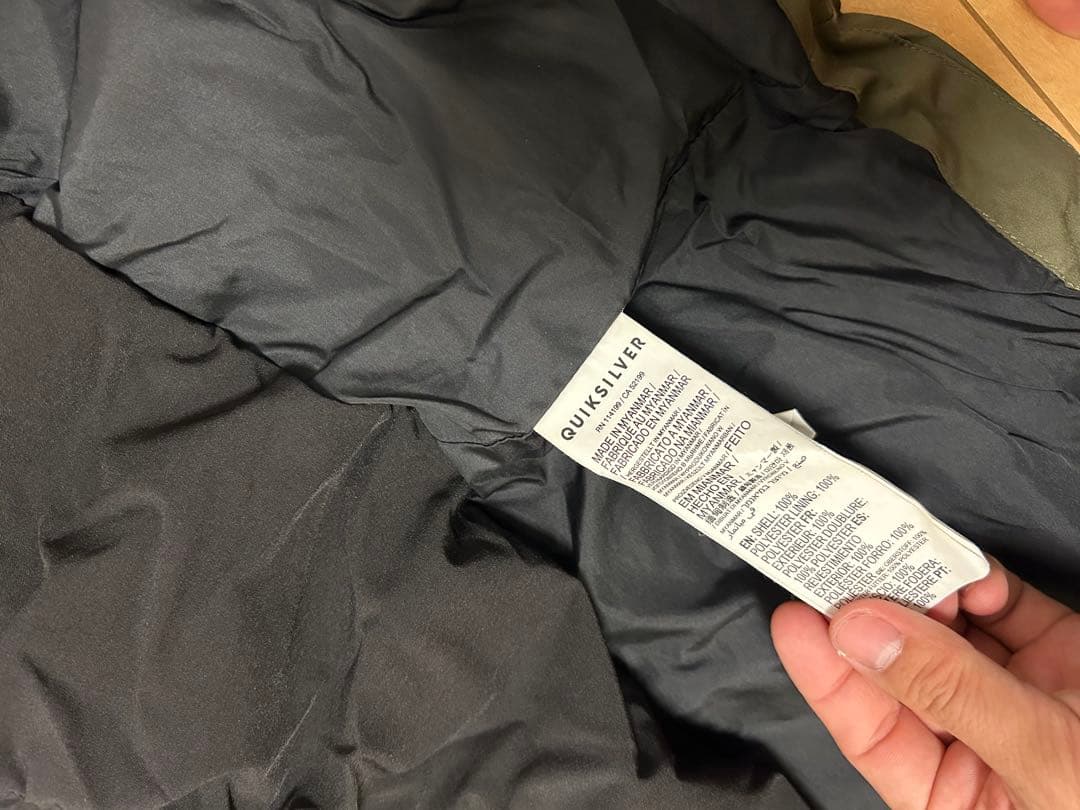 機能性抜群！ Quiksilver GORE-TEX スノボウェア Mサイズ