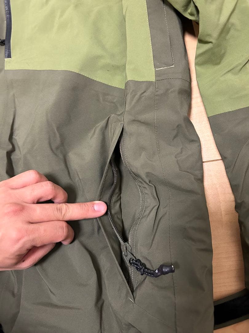 機能性抜群！ Quiksilver GORE-TEX スノボウェア Mサイズ