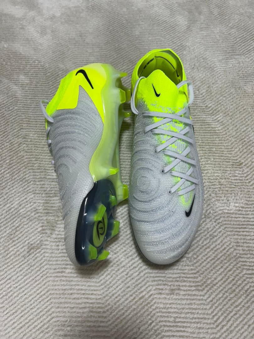 Nike ファントムGX2 サッカーシューズ グレー/イエロー