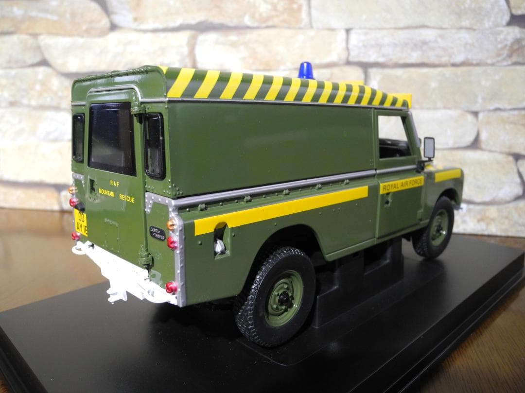 イギリス空軍・レスキュー仕様 Series III ミニカー 1:18