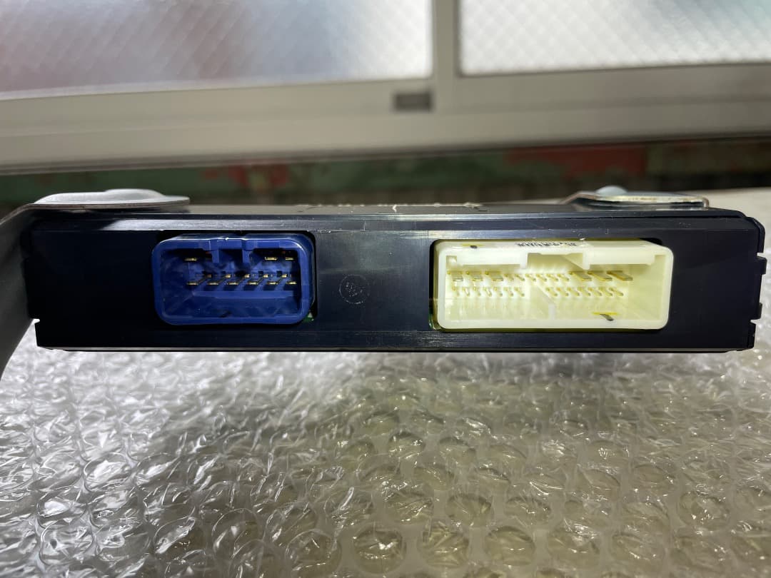 アルファード ANH10W　ドアコントロールリレー　左スライドドア用