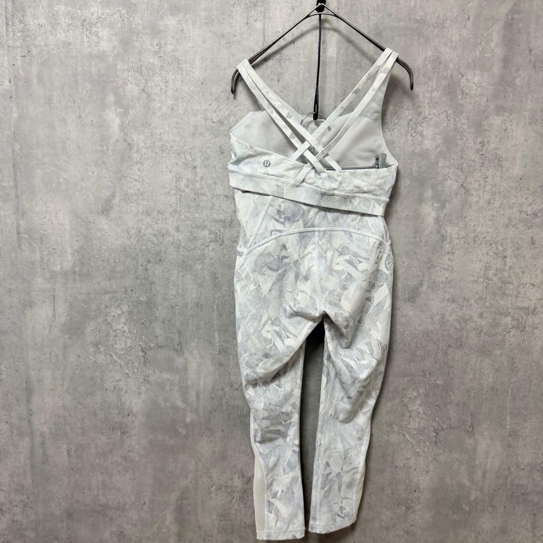 # Lululemon ルルレモン　ヨガウェアセット クロスストラップ　上下