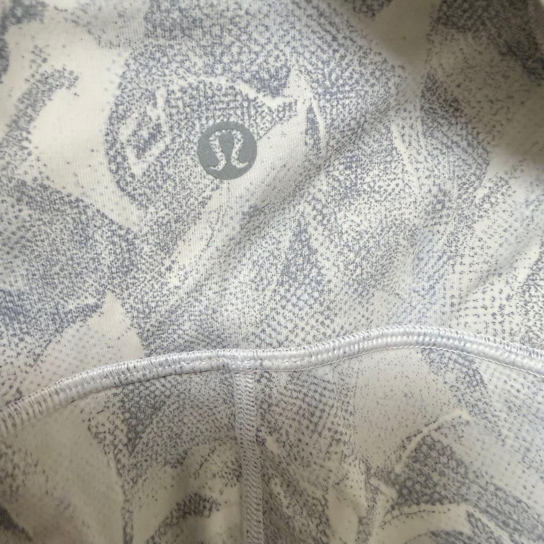 # Lululemon ルルレモン　ヨガウェアセット クロスストラップ　上下