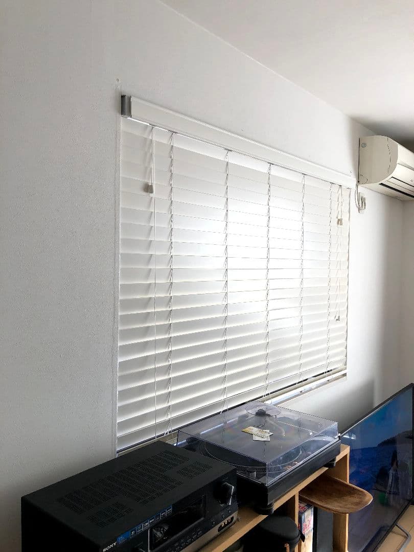 TUISS DÉCOR　メトロポリタン　スノー ウッドブラインド