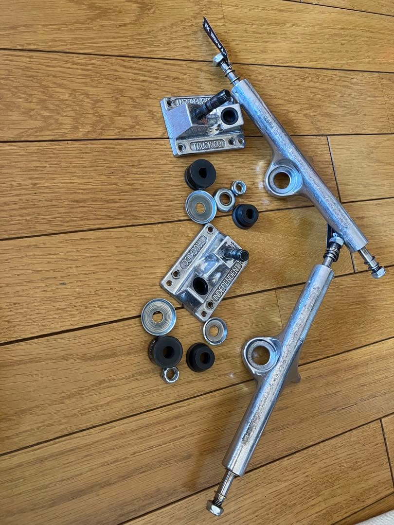 INDEPENDENT TRUCK インディペンデント トラック 215 HI