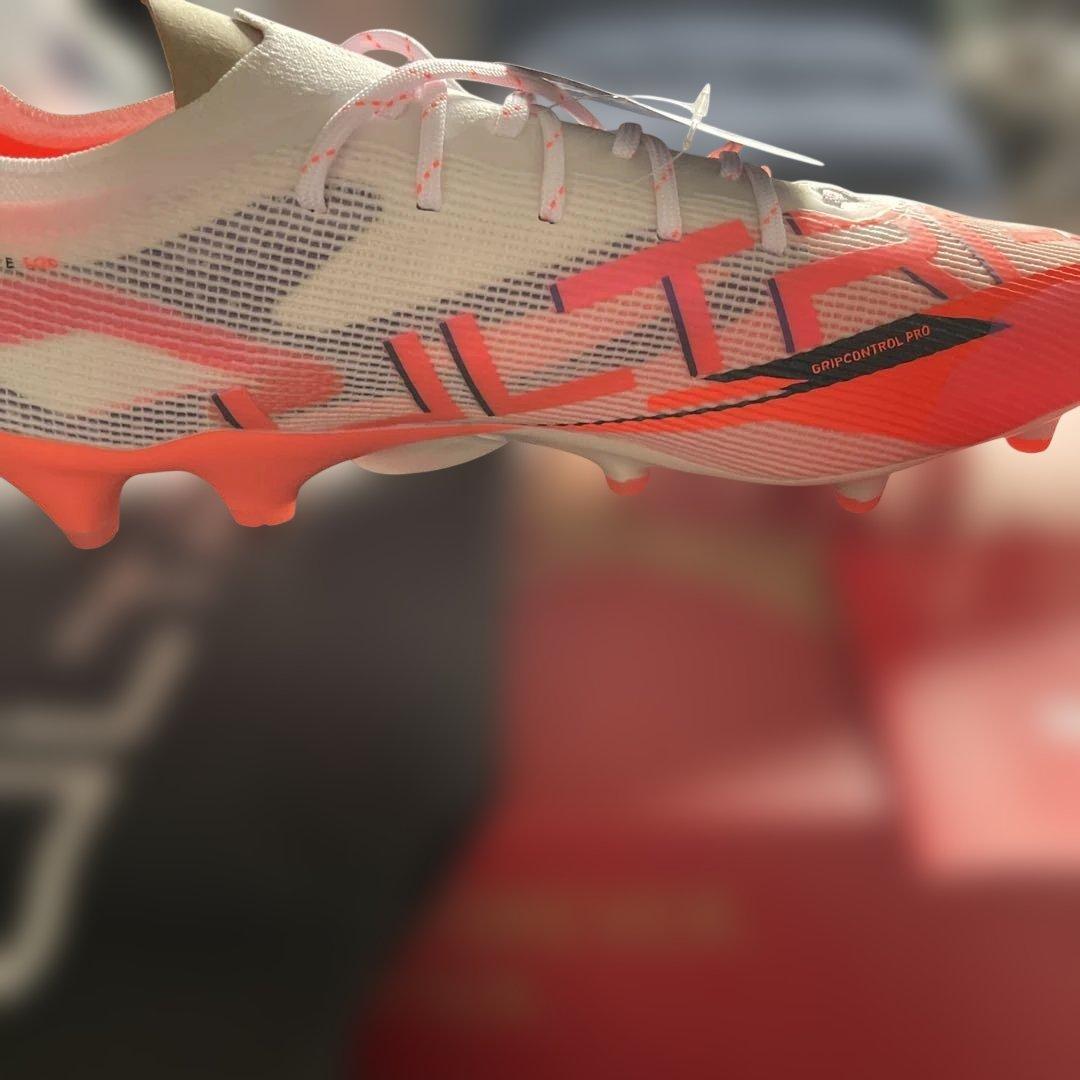 新品タグ付きPuma ウルトラ5アルティメットH G /AG ￼サッカースパイク