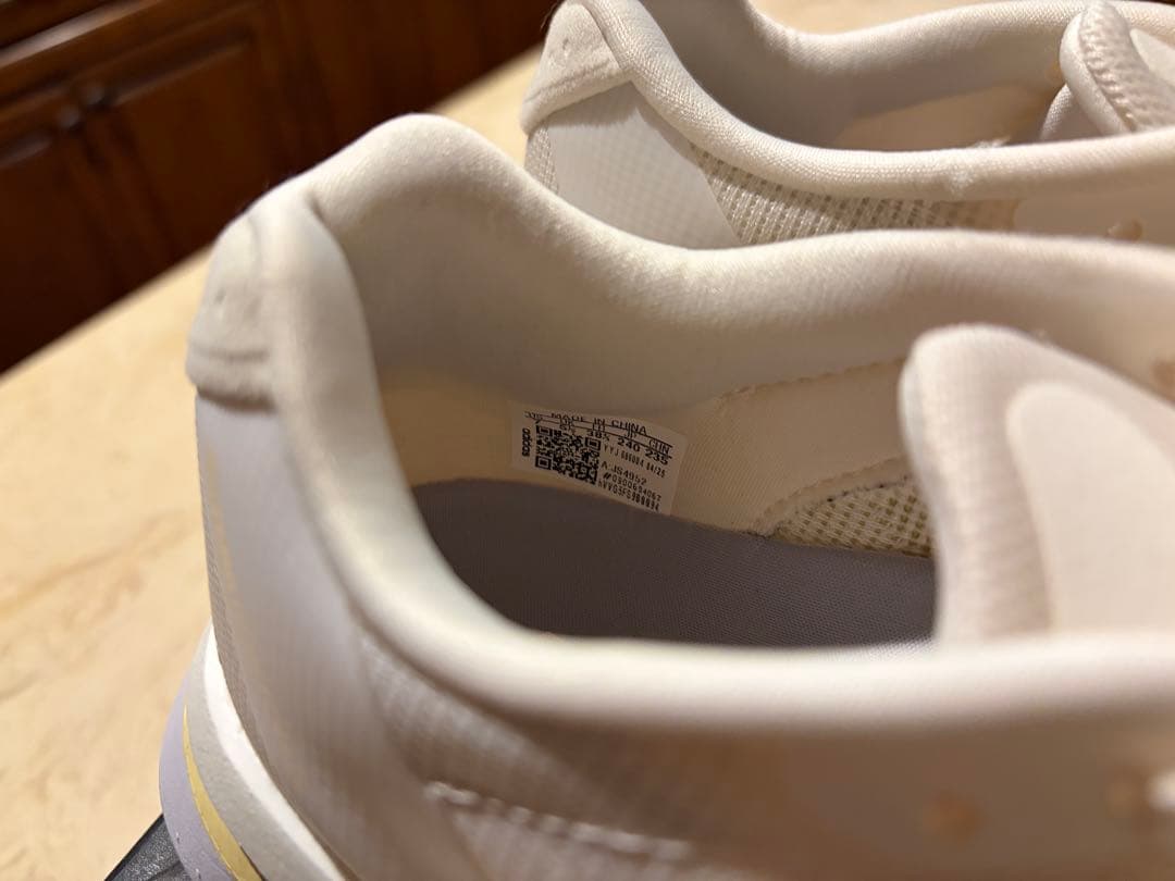adidas ADIZERO BOSTON 13 ホワイト/ゴールド 24.0㎝