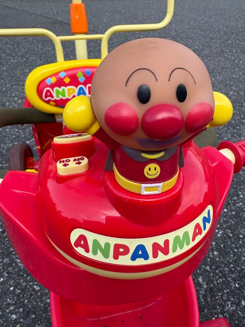 美品　アンパンマン　三輪車