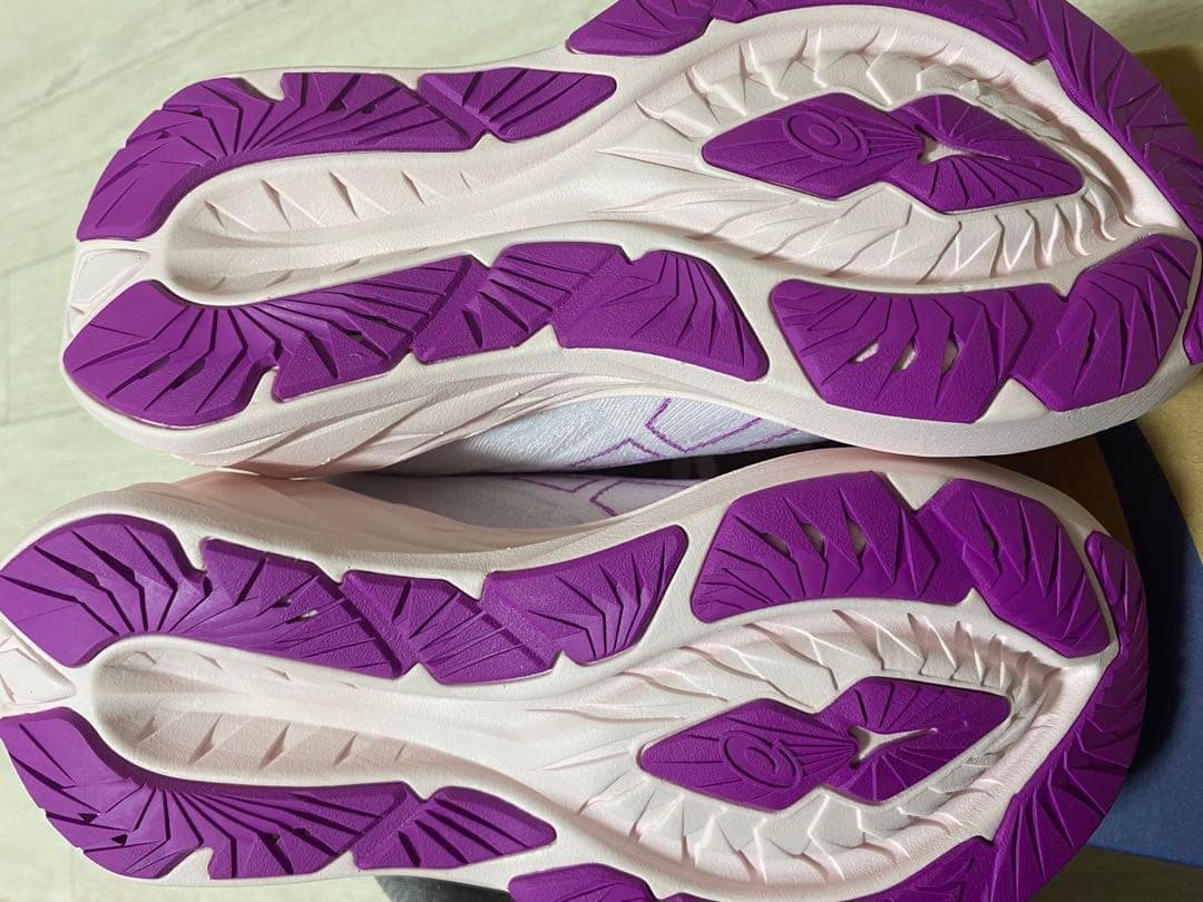 ASICS ノヴァブラスト4 23.0cm
