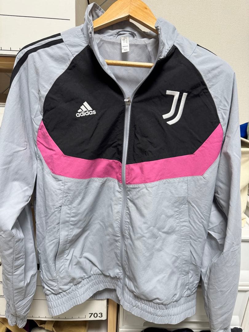 adidas Juventus ウィンドブレーカー