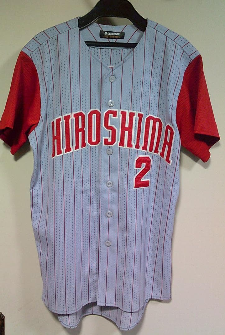 S灰赤２《貴重》デサント◇広島カープ　CARP　東出 輝裕２番　刺繍 ■プロ野球