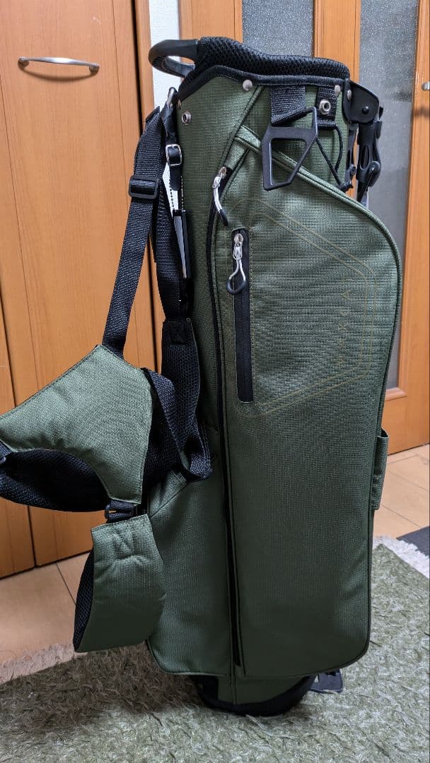 新品同様 キャディバッグ（MAXCAT）カーキ色