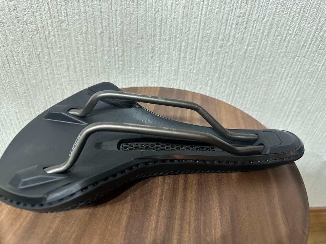 パーツ Fi'zi:k VENTO ANTARES R3 ADAPTIVE 140mm