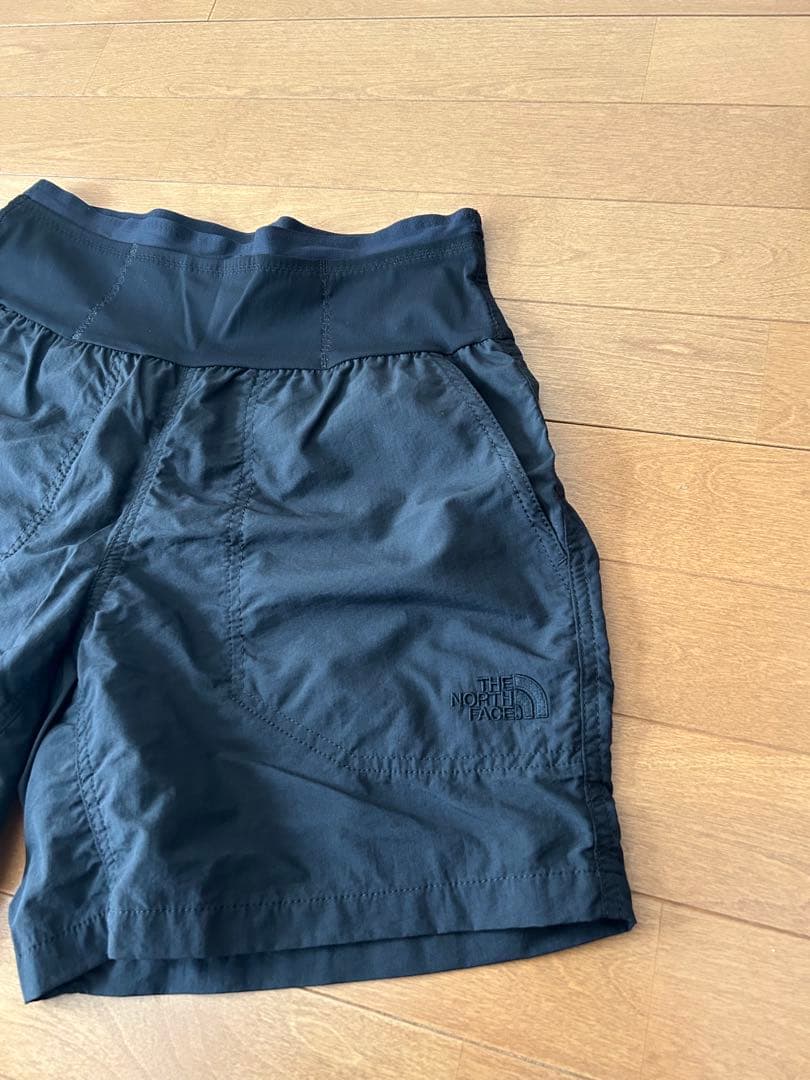 ノースフェイス　フリーランショーツ　M 未使用品 ブラック同色ロゴ
