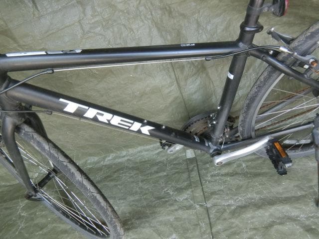 209：Trek FX2　クロスバイク　部品取等ジャンク　引取限定：埼玉県所沢市