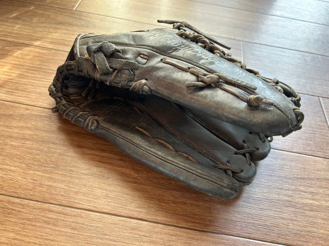 Mizuno 軟式野球グローブ 黒　ボールセット