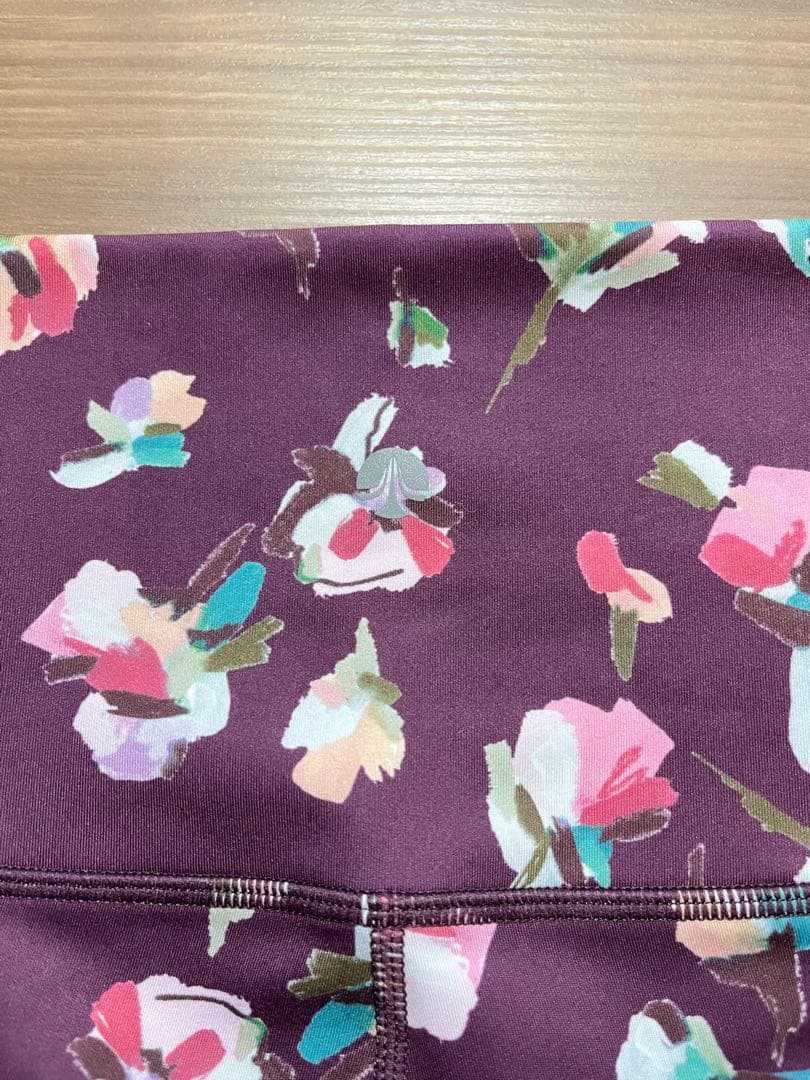 【美品♡Mサイズ】sukalaレギンスローズプリント