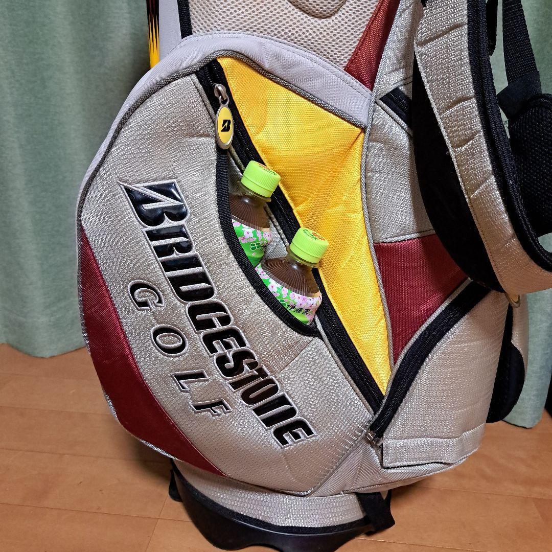 BRIDGESTONE GOLF スタンド式バッグ9インチ。フード付き。