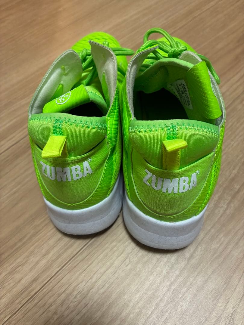 ZUMBA 蛍光グリーン US7 EUR38