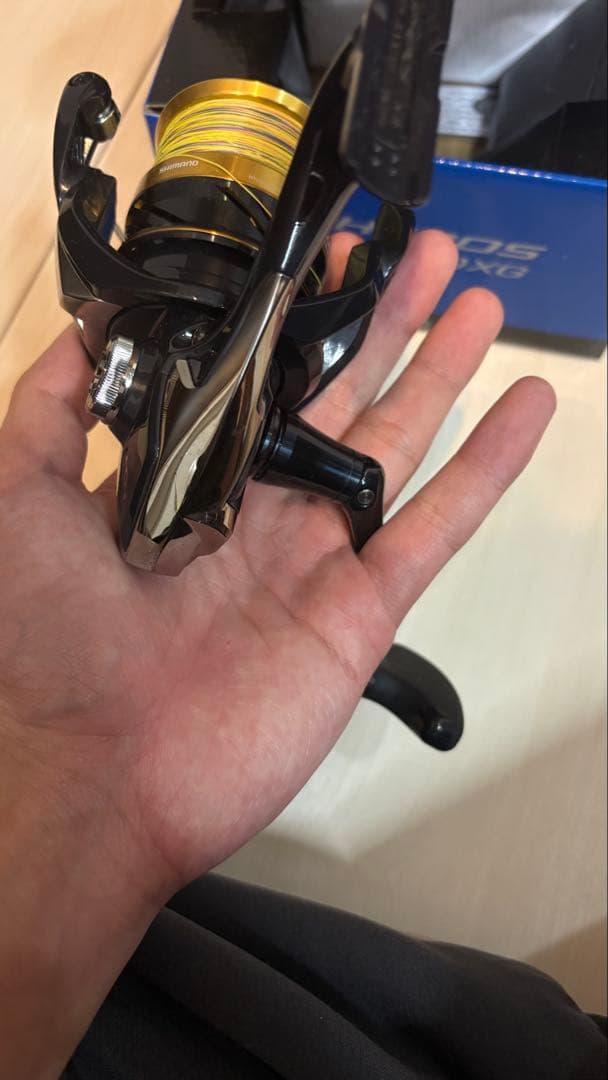 SW4000XG スピニングリール 黒/金　SHIMANO